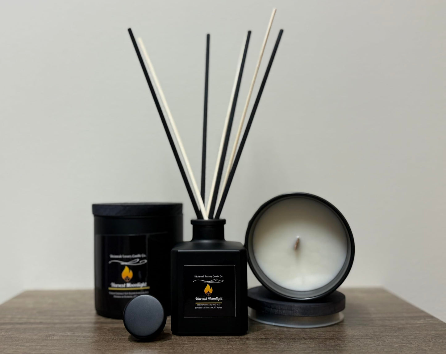 Divinorah Luxury Candle Co. Harvest Moonlight Soy Coconut Blend Candle, Black Matte Container, 8 oz, Crackling Wooden Wick, Fall Collection with Notes of Creamy Coconut and Green Apple.