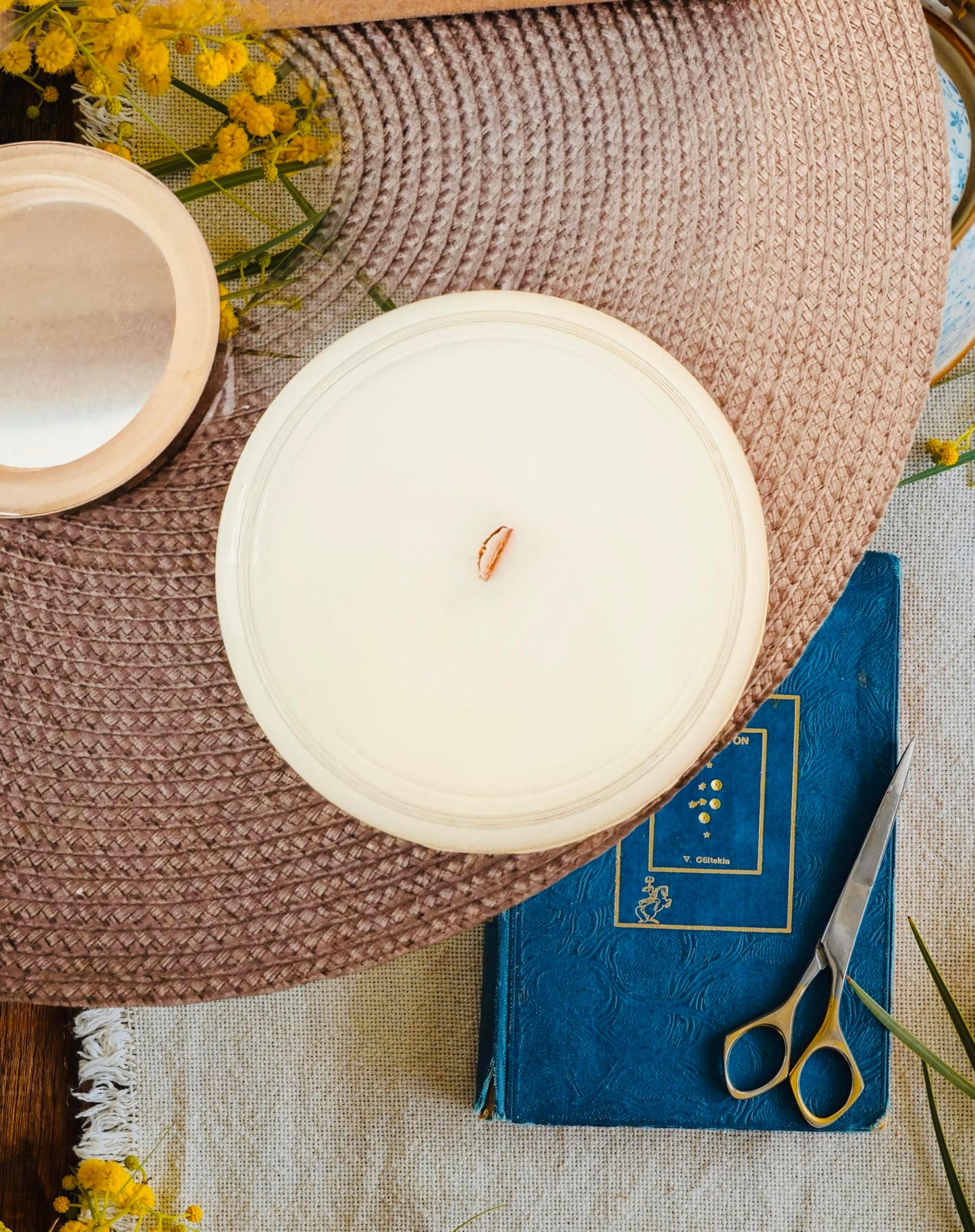 16 OZ | Virgin Coconut Soy Blend Candles with Crackling Wooden Wicks | Divinorah Luxury Candle Company | Non-Toxic | Large